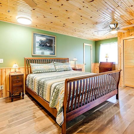 Trinity Oaks Escape With Hot Tub And Fire Pit Villa Clayton Exterior photo