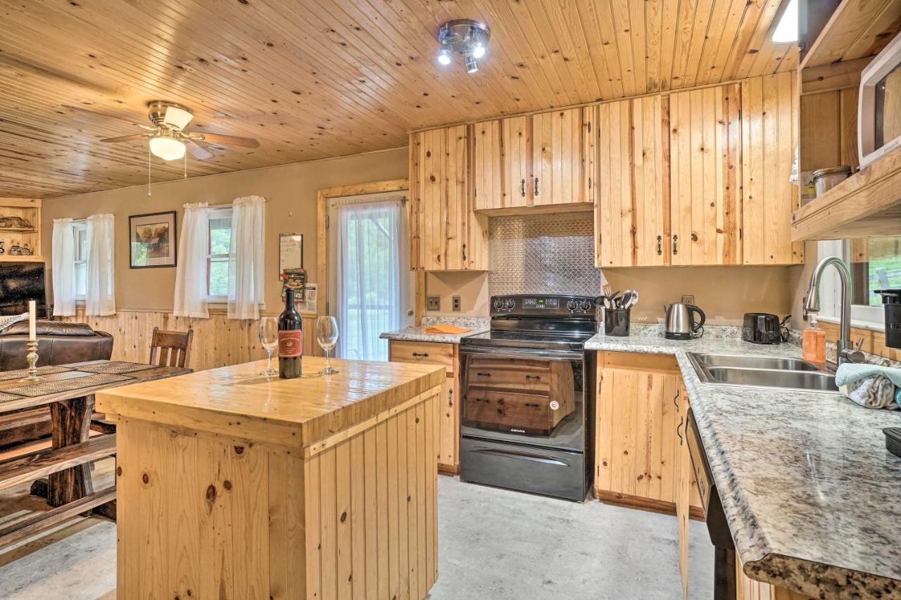 Trinity Oaks Escape With Hot Tub And Fire Pit Villa Clayton Exterior photo