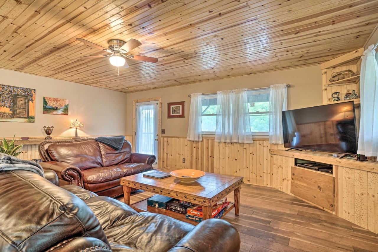 Trinity Oaks Escape With Hot Tub And Fire Pit Villa Clayton Exterior photo