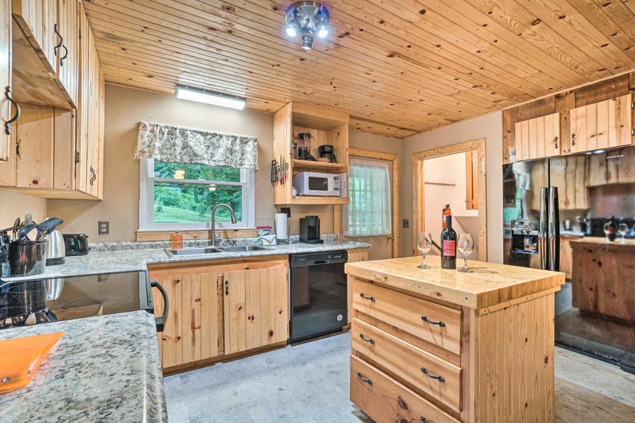 Trinity Oaks Escape With Hot Tub And Fire Pit Villa Clayton Exterior photo