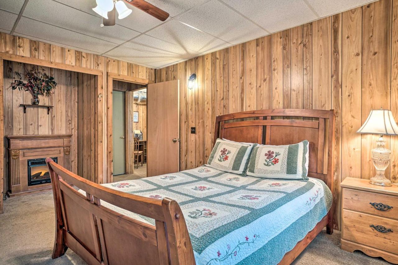 Trinity Oaks Escape With Hot Tub And Fire Pit Villa Clayton Exterior photo