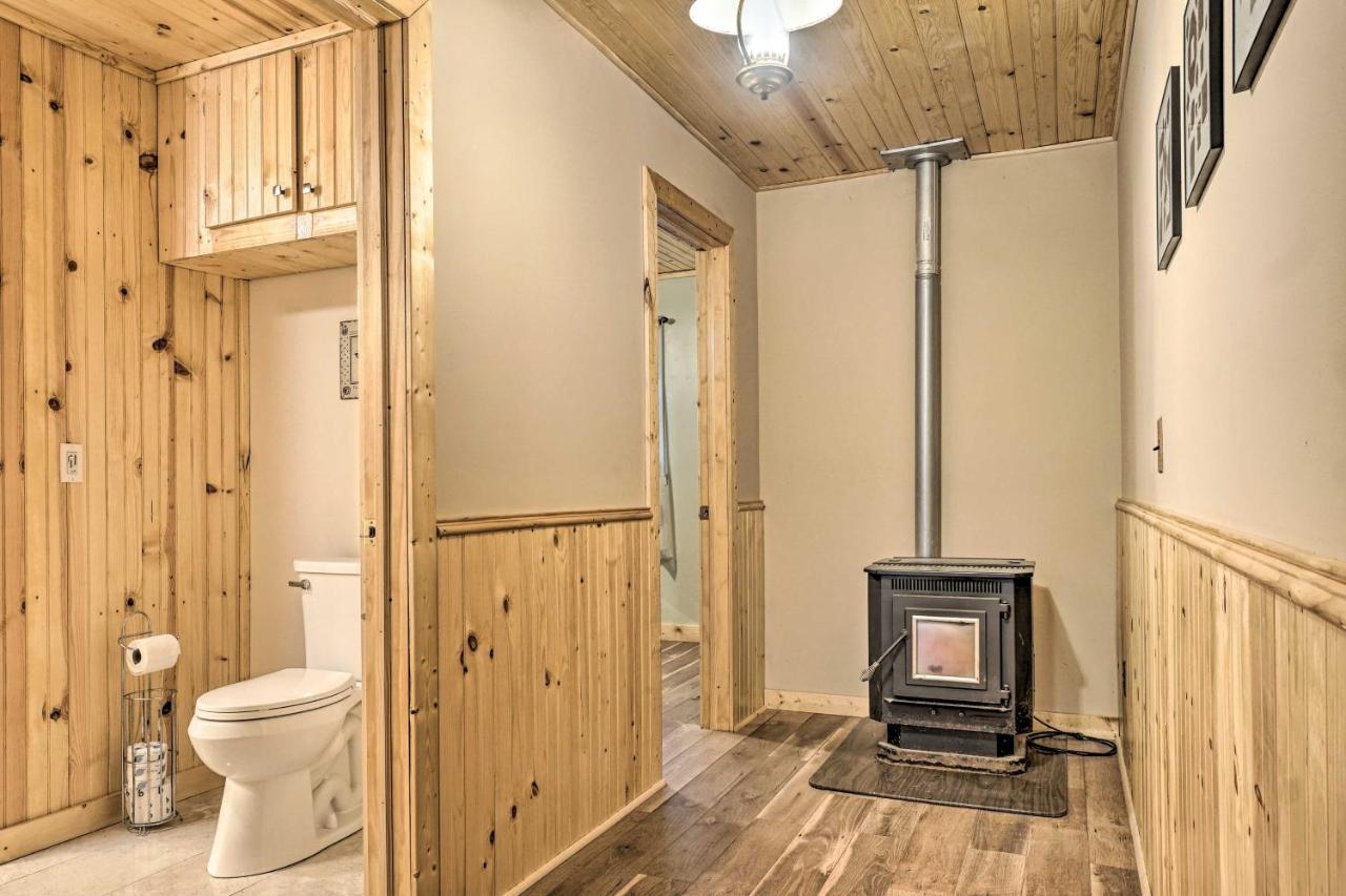 Trinity Oaks Escape With Hot Tub And Fire Pit Villa Clayton Exterior photo