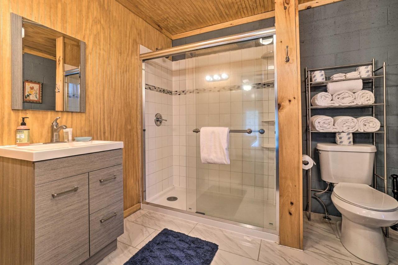 Trinity Oaks Escape With Hot Tub And Fire Pit Villa Clayton Exterior photo