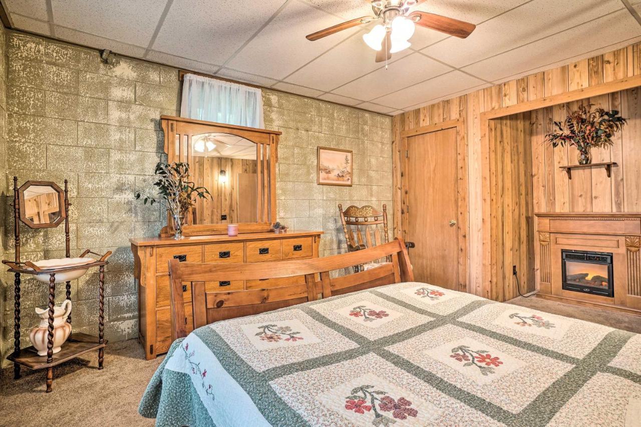 Trinity Oaks Escape With Hot Tub And Fire Pit Villa Clayton Exterior photo